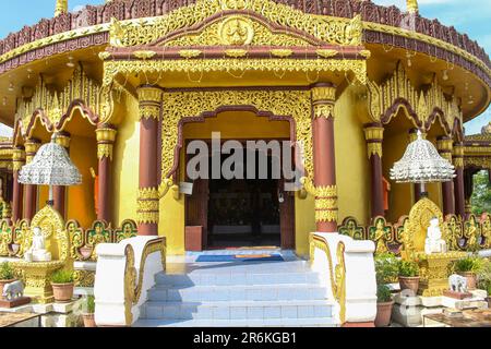 Der größte buddhistische Theravada-Tempel in Bangladesch mit dem zweitgrößten Buddha-Goldenen Tempel Stockfoto