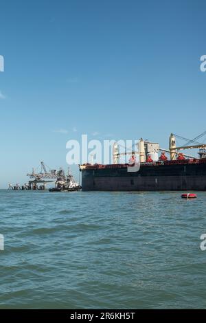 Das Massengutschiff Sophiana Majuro im Hafen von Laayoune, Marokko Stockfoto