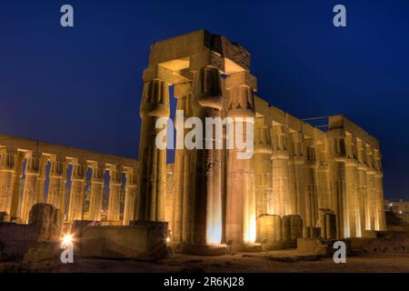 Säulenhalle, Tempel von Luxor, Luxor, Ägypten Stockfoto