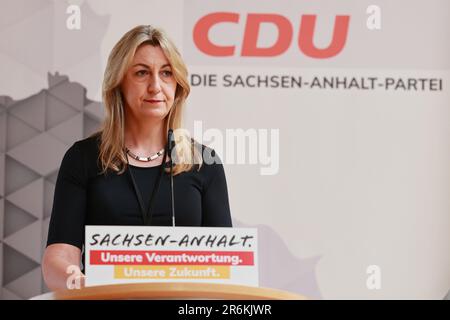 10. Juni 2023, Sachsen-Anhalt, Möckern: Die Politikwissenschaftlerin Alexandra Mehnert spricht auf der Staatsvertreterversammlung der CDU Sachsen-Anhalt. Mehnert, ein Politikwissenschaftler, wird bei den Europawahlen 2024 der Top-Kandidat für die CDU Sachsen-Anhalt sein. Sie hat sich in einer Zusammenfassung für Listenposition 1 durchgesetzt. Foto: Peter Gercke/dpa-Zentralbild/dpa Credit: dpa Picture Alliance/Alamy Live News Stockfoto