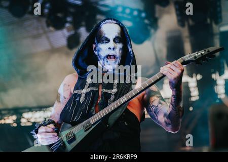 Breslau, Breslau, Polen. 8. Juni 2023. Das Metal Music Festival - Mystic Festival 2023 findet in Polen statt. Polen der Star des ersten Tages war die Behemoth-Gruppe. Die Band spielte trotz zahlreicher Proteste und Widerstände katholischer Organisationen. In PIC: Adam Nergal Darski (Kreditbild: © Krzysztof Zatycki/ZUMA Press Wire) NUR REDAKTIONELLE VERWENDUNG! Nicht für den kommerziellen GEBRAUCH! Stockfoto