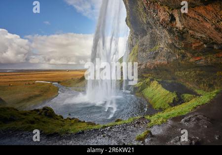 Seljalandsfoss Falls, in der Nähe der Stadt Vik, im Süden Islands, Polarregionen Stockfoto