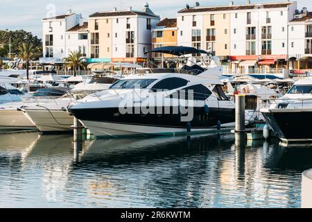 Vilamoura Marina, Portugals größter Yachthafen, Algarve, Portugal, Europa Stockfoto