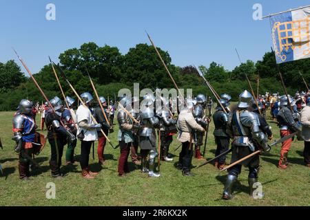 Barnet, London, Großbritannien. 10. Juni 2023 Das Barnet Medieval Festival, mit über 350 Nachstellern zum Gedenken an die Schlacht von Barnet und die Kriege der Rosen. Kredit: Matthew Chattle/Alamy Live News Stockfoto