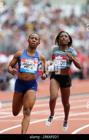 Shelly-Ann FRASER-PRYCE (Jamaika), Marie-Josée TA LOU (Côte d'Ivoire, Elfenbeinküste) überqueren die Ziellinie im Finale der Frauen 100m bei der 2019, IAAF Diamond League, Jubiläumsspiele, Queen Elizabeth Olympic Park, Stratford, London, Großbritannien. Stockfoto