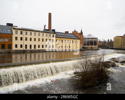 Blick auf die Stadt Norrköping, Schweden. Die industrielle Landschaft Stockfoto