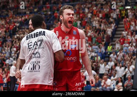 Mailand, Italien, Italien. 9. Juni 2023. Italien, Mailand, juni 9 2023: Nicolo? Melli (Armani Forward) Good Play Celebration im 4. Quartal während des Basketballspiels EA7 Emporio Armani Milan vs Virtus Segafredo Bologna, Final game1 Playoff LBA 2022-2023 (Kreditbild: © Fabrizio Andrea Bertani/Pacific Press via ZUMA Press Wire) REDAKTIONELLE VERWENDUNG! Nicht für den kommerziellen GEBRAUCH! Stockfoto