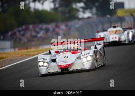 Le Mans, Frankreich. 10. Juni 2023. Audi R8 gefahren von Emanuele Pirro, Tom Kristensen und Frank Biela, Gewinner von Le Mans 2002 während der Parade vor den 24 Stunden Le Mans 2023 auf dem Circuit des 24 Heures du Mans vom 10. Bis 11. Juni 2023 in Le Mans, Frankreich – Foto Joao Filipe/DPPI Kredit: DPPI Media/Alamy Live News Stockfoto