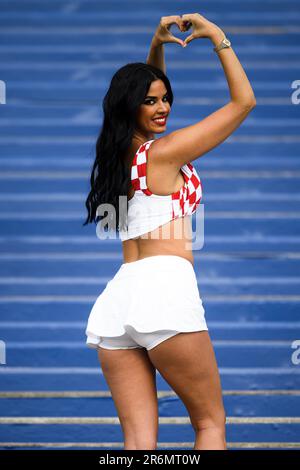 Istanbul, Türkei. 10. Juni 2021 Ivana Knoll gibt vor dem letzten Fußballspiel der UEFA Champions League Gesten zwischen dem Manchester City FC und dem FC Internazionale. Kredit: Nicolò Campo/Alamy Live News Stockfoto