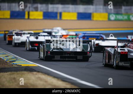 Le Mans, Frankreich. 10. Juni 2023 Bentley Speed 8 gefahren von Rinaldo Capello, Tom Kristensen und Guy Smith, Gewinner von Le Mans 2003 während der Parade vor den 24 Stunden von Le Mans 2023 auf dem Circuit des 24 Heures du Mans vom 10. Bis 11. Juni 2023 in Le Mans, Frankreich - Foto: Joao Filipe/DPPI/LiveMedia Credit: Unabhängige Fotoagentur/Alamy Live News Stockfoto