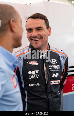 Vallelunga Circuit, Rom, Italien 11 2023. Juni - TCR Italy Festival, TCR World Tour, Qualifizierung. Norbert Michelisz (HUN), vor der Qualifikationsrunde in der Koppel. Foto: Fabio Pagani/Alamy Live News Stockfoto