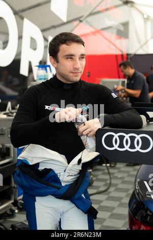 Vallelunga Circuit, Rom, Italien 11 2023. Juni - TCR Italy Festival, TCR World Tour, Qualifizierung. John Filippi (FRA) vor der Qualifikationsrunde in der Koppel. Foto: Fabio Pagani/Alamy Live News Stockfoto