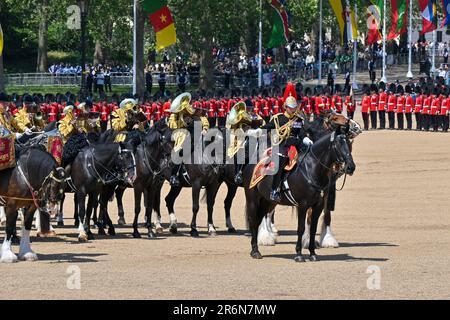 Horse Guards Parade, London, Großbritannien, am 10 2023. Juni. Die montierte Band spielt als Prinz William, der Prinz von Wales, die Regimente der Haushaltsabteilungen als Regimentaler Oberst der Welsh Guards während der Trooping the Colour in Horse Guards Parade, London, Großbritannien, am 10 2023. Juni. Zu den Divisionen der Parade gehören die Fußwächter, die Grenadiergarde, die Coldstream-Garde, die Schotten-Garde, Die irische Garde, die Walisische Garde, mit dem von der Kavallerie montierten Regiment, bestehend aus den Rettungsschwimmern und den Blues und Royals. Auch die königliche Artillerie des Königs. Kredit: Francis Knight Stockfoto