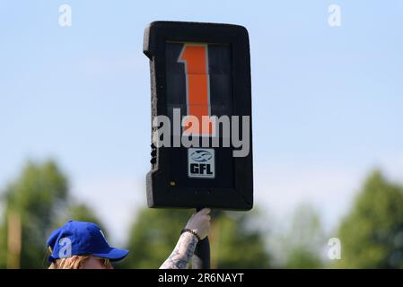 München, Deutschland. 10. Juni 2023. München, Deutschland, Juli 10. 2023: Downmarker während des Erima GFL-Spiels zwischen den Münchner Cowboys und den Saarland Hurricanes in Dantestadion, München. (Sven Beyrich/SPP) Kredit: SPP Sport Press Photo. Alamy Live News Stockfoto