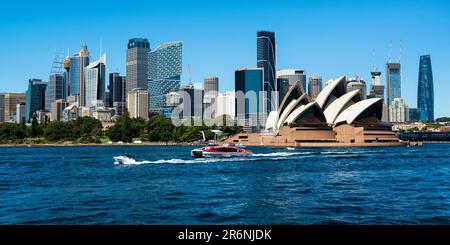 Skyline und Opernhaus von Sydney ab Darling Harbour, Sydney, New South Wales, Australien Stockfoto