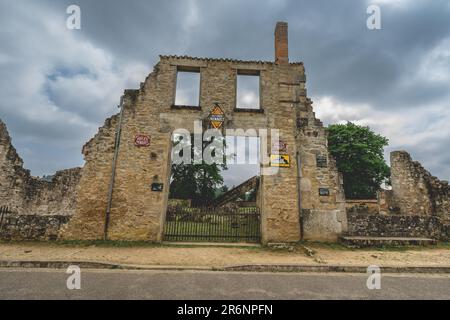 Die alten Ruinen der Stadt Oradour-sur-Glane in Frankreich. Stockfoto