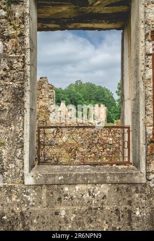 Die alten Ruinen der Stadt Oradour-sur-Glane in Frankreich. Stockfoto