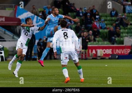 MELBOURNE, AUSTRALIEN - 16. JANUAR: Jamie Maclaren von Melbourne City führt den Ball beim Hyundai A-League-Fußballspiel zwischen dem Melbourne City FC und dem Western United FC am 16. Januar 2021 im AAMI Park in Melbourne, Australien. Stockfoto