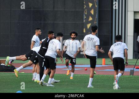 Kairo, Ägypten. 10. Juni 2023. Der ägyptische Fußballnationalspieler Mohamed Salah (3. R) nimmt am 10. Juni 2023 an einer Trainingssitzung für die Qualifikation des Africa Cup of Nations 2023 in Kairo, Ägypten, Teil. Kredit: Ahmed Gomaa/Xinhua/Alamy Live News Stockfoto