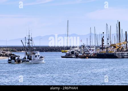 Santa Barbara, Kalifornien, USA. 25. März 2022. Ein Boot im Hafen von Santa Barbara (Kreditbild: © Ian L. SITREN/ZUMA Press Wire) NUR REDAKTIONELLE VERWENDUNG! Nicht für den kommerziellen GEBRAUCH! Stockfoto