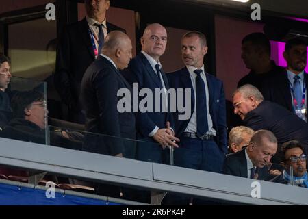 Istanbul, Türkei. 11. Juni 2023. Präsident FIFA Gianni Infantino und Präsident UEFA Aleksander?eferin während des UEFA Champions League-Finales 2023 zwischen Manchester City und Inter im Atatürk-Olympiastadion in Istanbul, Türkei, am 10. Juni 2023 (Foto von Andrew SURMA/Credit: SIPA USA/Alamy Live News) Stockfoto