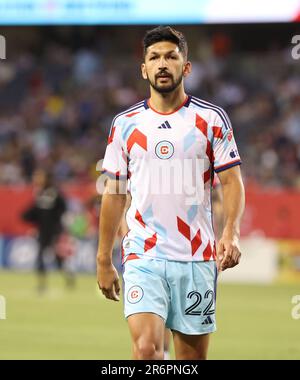 Chicago, USA, 10. Juni 2023. Mauricio Pineda (22) des Chicago Fire FC von Major League Soccer (MLS) verlässt das Spielfeld in der Halbzeit gegen die Columbus Crew auf dem Soldier Field in Chicago, IL, USA. Kredit: Tony Gadomski / All Sport Imaging / Alamy Live News Stockfoto