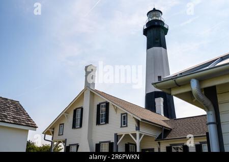 Tybee Island Light Station am North Beach und der Eingang zum Savannah River auf Tybee Island entlang der Georgia Coast östlich von Savannah. (USA) Stockfoto