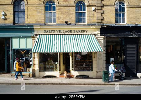 Salts Village Bäckerei im Zentrum von Saltaire Stockfoto