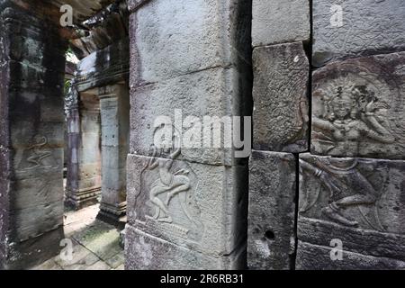 Banteay Kdei ist ein kleiner, aber sehr exquisiter Tempel in der Nähe von Ta Prohm, der nicht sehr renoviert, aber nur geschützt ist. Es wurde von König Jayavarman erbaut. Stockfoto