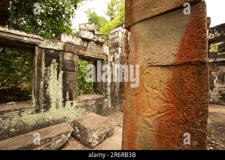 Banteay Kdei ist ein kleiner, aber sehr exquisiter Tempel in der Nähe von Ta Prohm, der nicht sehr renoviert, aber nur geschützt ist. Es wurde von König Jayavarman erbaut. Stockfoto