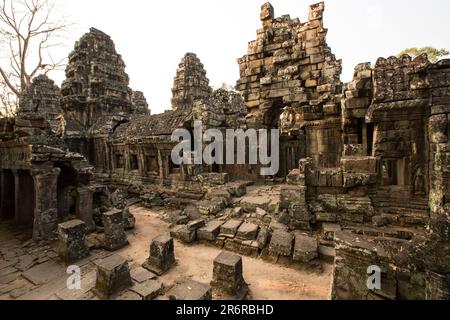 Banteay Kdei ist ein kleiner, aber sehr exquisiter Tempel in der Nähe von Ta Prohm, der nicht sehr renoviert, aber nur geschützt ist. Es wurde von König Jayavarman erbaut. Stockfoto