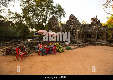 Banteay Kdei ist ein kleiner, aber sehr exquisiter Tempel in der Nähe von Ta Prohm, der nicht sehr renoviert, aber nur geschützt ist. Es wurde von König Jayavarman erbaut. Stockfoto