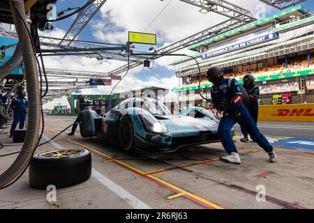 708 DUMAS Romain (Fra), BRISCOE Ryan (aus), PLA Olivier (Fra), Glickenhaus Racing, Glickenhaus 007, Aktion während der 24 Stunden von Le Mans 2023 auf dem Circuit des 24 Heures du Mans vom 10. Bis 11. Juni 2023 in Le Mans, Frankreich - Foto: Joao Filipe/DPPI/LiveMedia Stockfoto