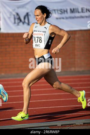 Rebekah Greene (178) aus Neuseeland, die beim britischen Milers Club Grand Prix am A-Rennen der Frauen 1500m teilnimmt, Paula Ratcliffe Stadium, Loughboroug Stockfoto