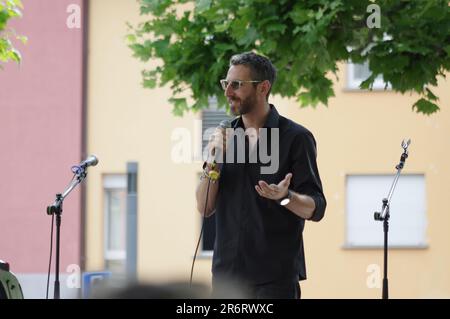 GIUBIASCO, SCHWEIZ - 10. JUNI 2023: Matteo Gracis Italienischer Journalist auf der HelvEthica-Veranstaltung Stockfoto