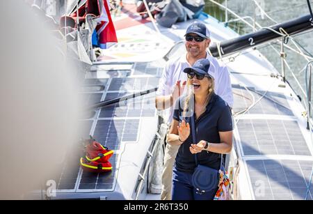 Scheveningen, Niederlande. 11. Juni 2023 SCHEVENINGEN - König Willem-Alexander und Königin Maxima besuchen das Ende der sechsten Etappe des Ocean Race. Das Ocean Race ist einer der größten Segelturniere der Welt. ANP JEFFREY GROENEWEG netherlands Out - belgium Out Credit: ANP/Alamy Live News Stockfoto