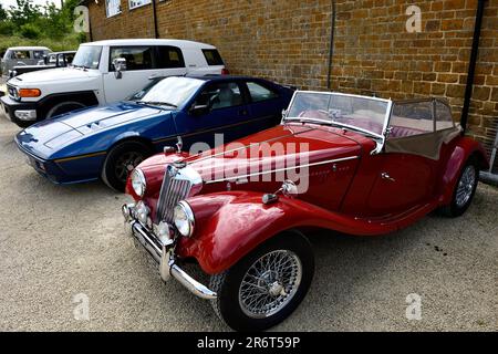 Hook Norton Brewery, Cotswolds, Großbritannien. 11. Juni 2023 MG-Sportwagen auf statischem Display 11. Juni 2023. Kredit: MELVIN GREEN/Alamy Live News Stockfoto