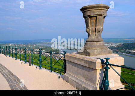 Ruedesheim am Rhein, Niederwald-Denkmal, UNESCO-Weltkulturerbe Oberes Mittelrheintal, Rheinbeobachtung, Blick auf Ruedesheim vom Stockfoto