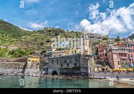 Kleine Stadt Vernazza in Cinque Terre Ligurien, Italien Stockfoto