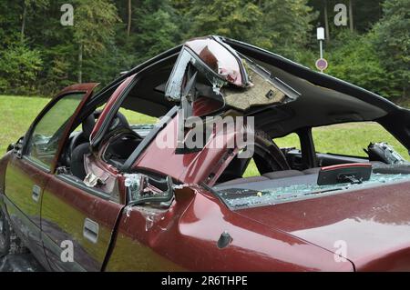 AUTO. Autounfall, Schrottwagen Stockfoto