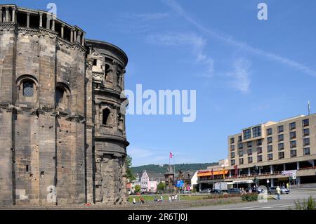 Rheinland-Pfalz, Trier, Hotels in der Altstadt, Porta Nigra Stockfoto