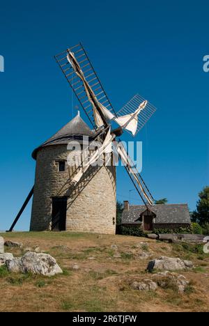 Windmühle, Mont-Dol, Bretagne, Frankreich Stockfoto