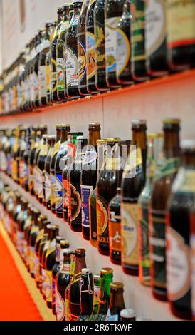 Verschiedene Biersorten in Flaschen, Bierflasche, Bierflaschen, Flaschenbier, Internationale Grüne Woche, Berlin, Deutschland Stockfoto