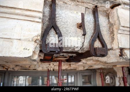 Details der Konsolidierung an der Fassade des Palazzo Madama in Turin Stockfoto