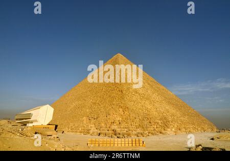 Cheops Pyramide, Gizeh, in der Nähe von Kairo, Pyramiden von Gizeh, Ägypten Stockfoto
