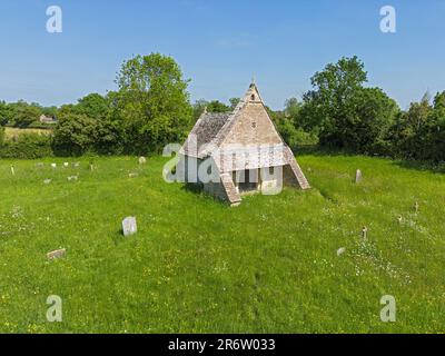 Allerheiligen-Kirche Leigh Cricklade Wiltshire, mittelalterliche Kirche in der Nähe der Quelle der Themse Stockfoto