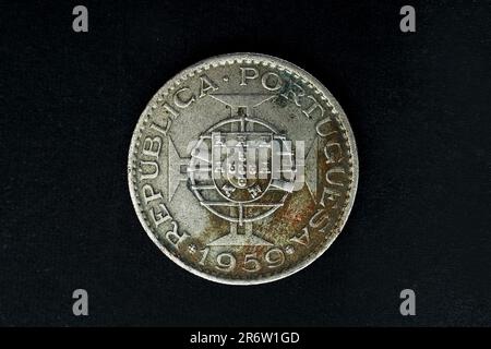 11 04 2017 Vintage ESTADO·da·INDIA 3$00 ist 3 Escudos Portugiesisches Studio Shot Lokgram Kalyan Maharashtra Indien Asien. Stockfoto