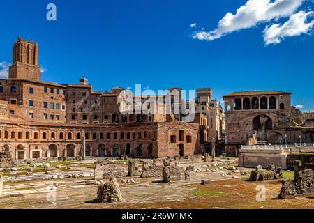 Trajansmarkt ein großer Ruinenkomplex in der Stadt Rom, Italien, an der Via dei Fori Imperiali, Rom, Italien Stockfoto