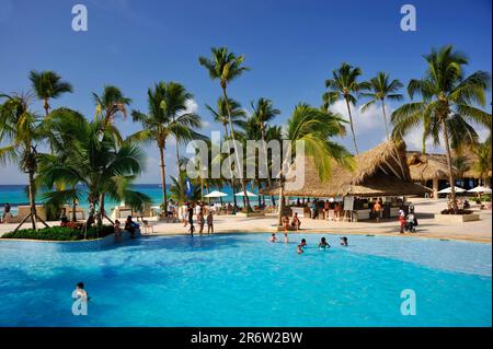 Hotelschwimmbad, Bayahibe, Dominikanische Republik Stockfoto