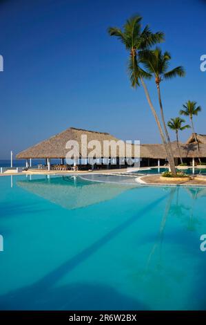 Hotelschwimmbad, Bayahibe, Dominikanische Republik Stockfoto